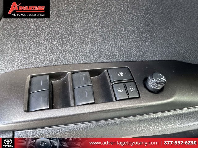 Used 2024 Toyota Camry SE FWD image 21