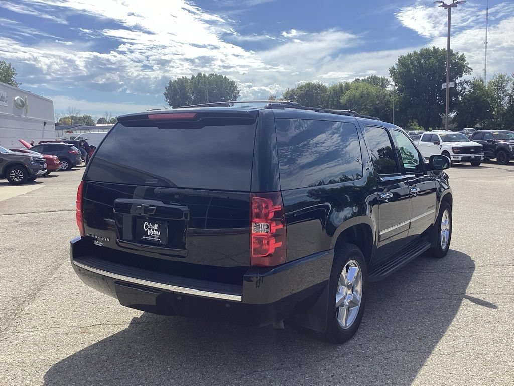 Used 2014 Chevrolet Suburban LTZ AWD/4WD image 3