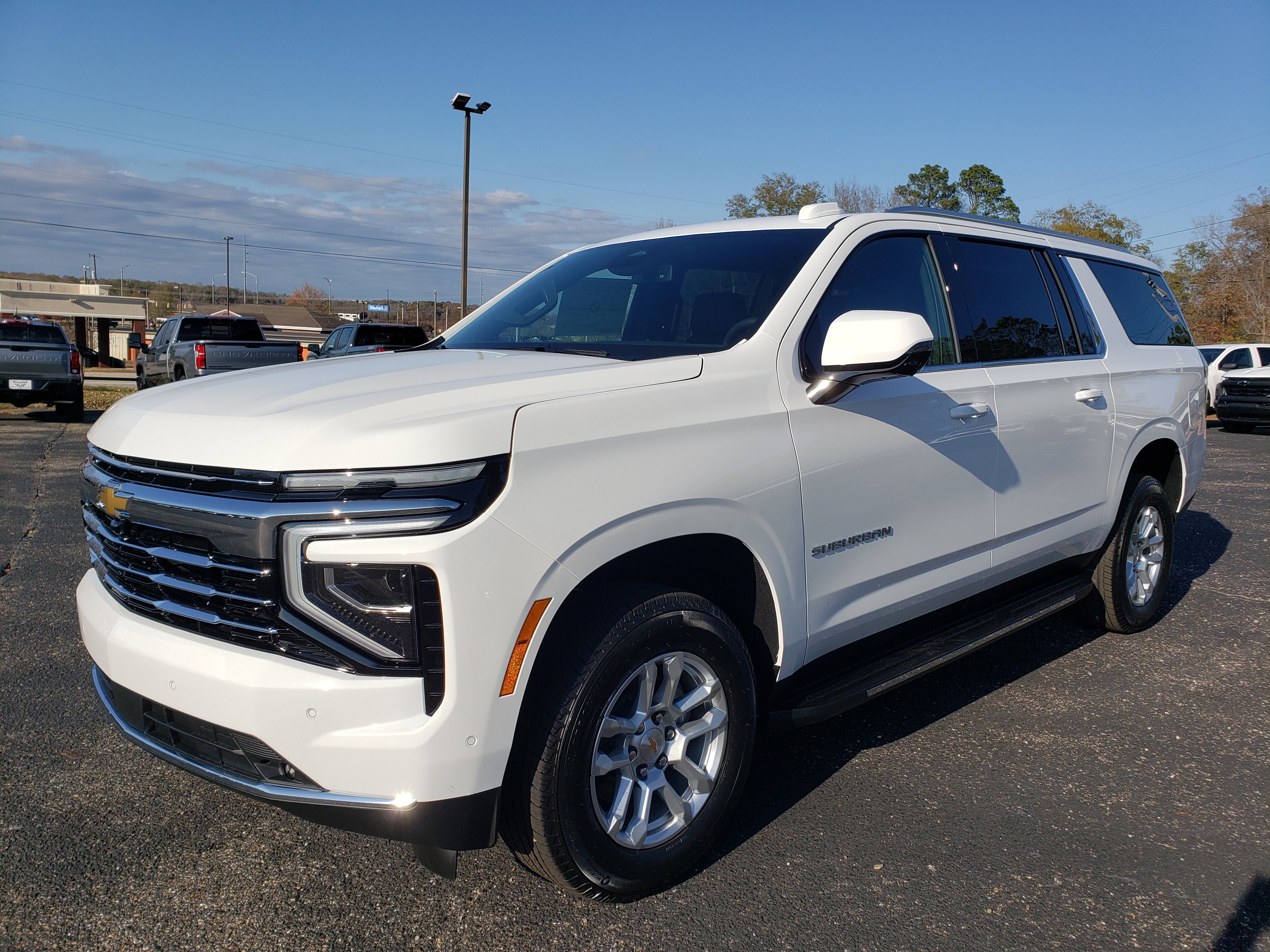 New 2026 Chevrolet Suburban LT w/ Comfort Package image 2