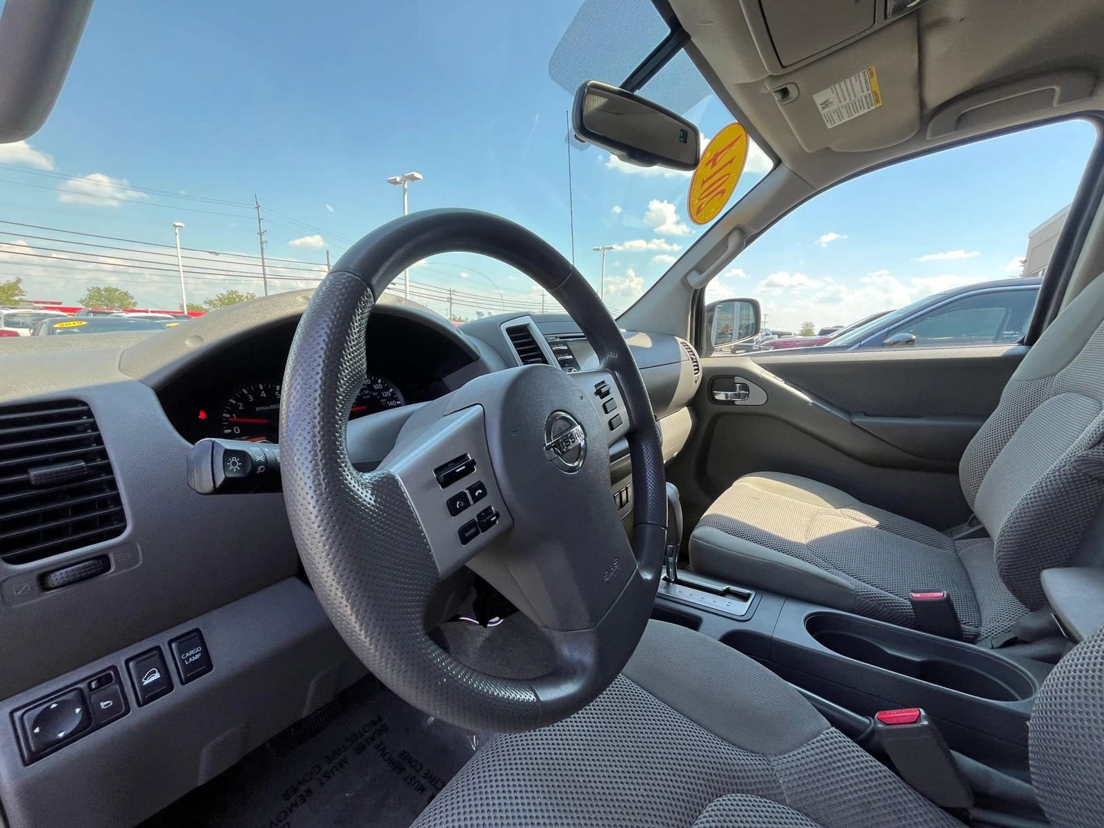 Used 2014 Nissan Frontier SV w/ SV Value Truck Package AWD/4WD image 26