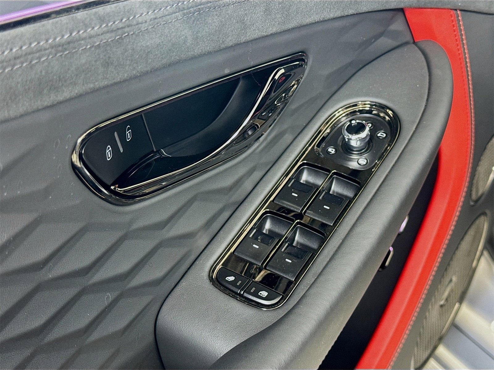 Used 2025 Bentley Continental GT Speed image 18