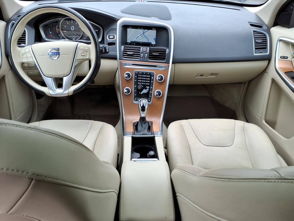 Used 2015 Volvo XC60 T5 Platinum FWD image 12