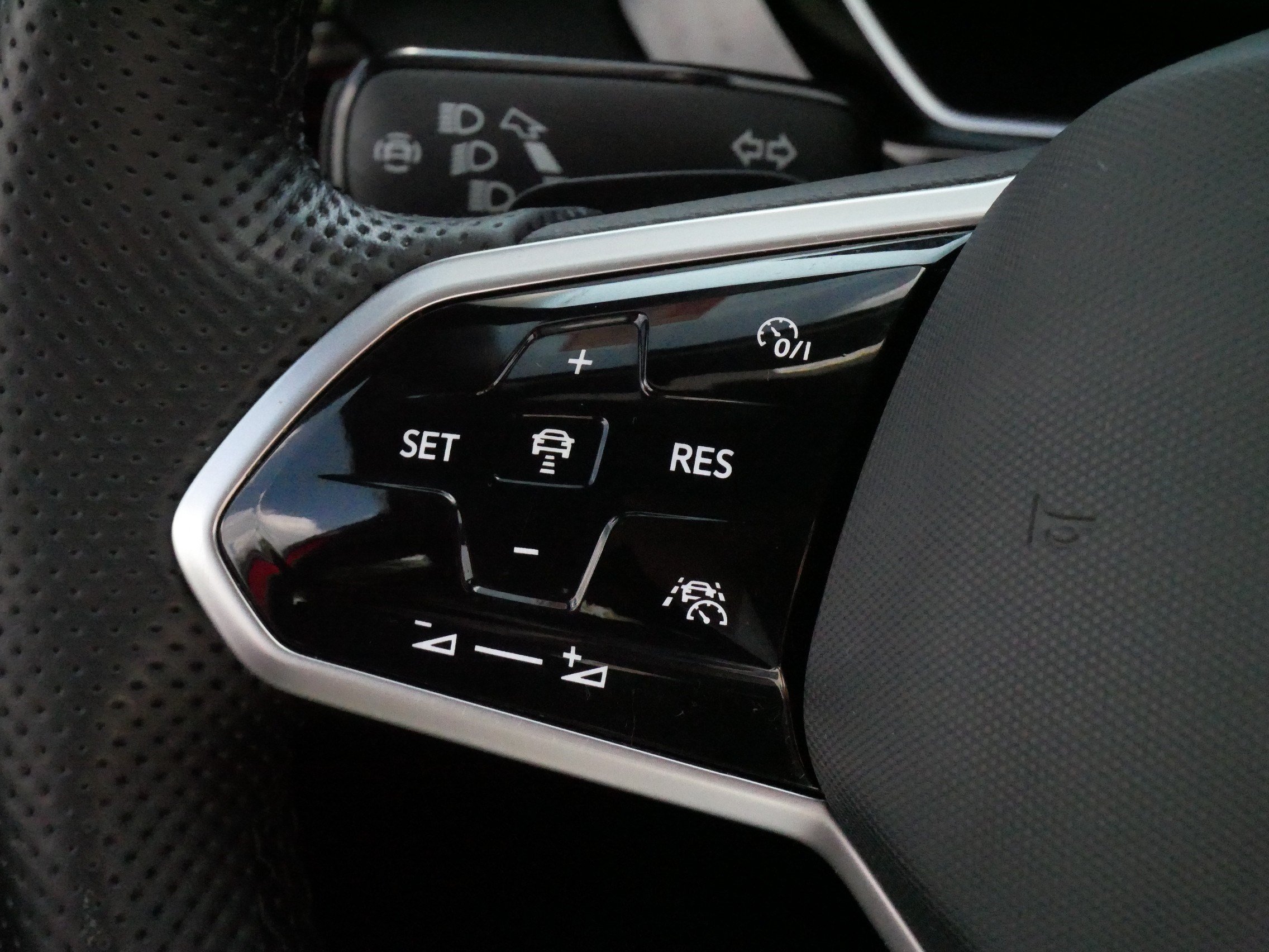 Certified 2022 Volkswagen Jetta GLI Autobahn FWD image 25