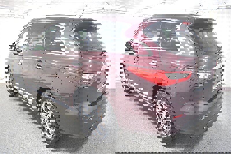 Used 2013 INFINITI JX35 AWD w/ Premium Pkg image 4