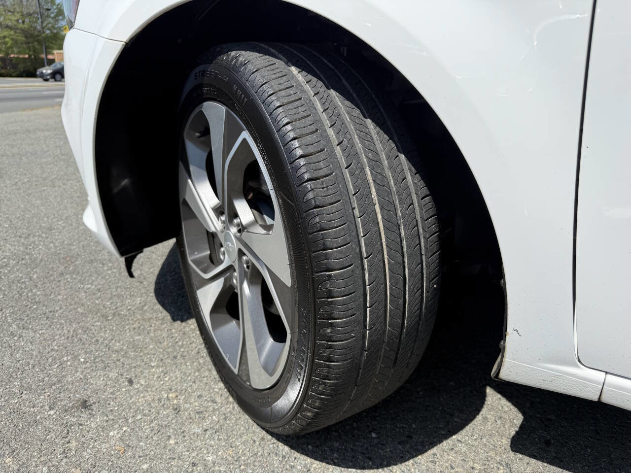 Used 2019 Chevrolet Sonic Premier image 24