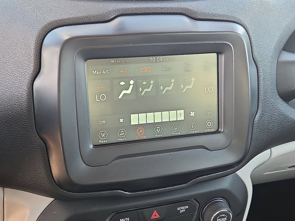 Used 2019 Jeep Renegade Latitude FWD image 19