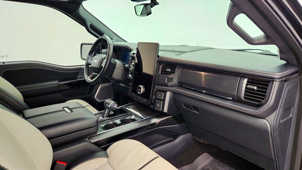 Used 2023 Ford F150 Lightning Platinum image 26