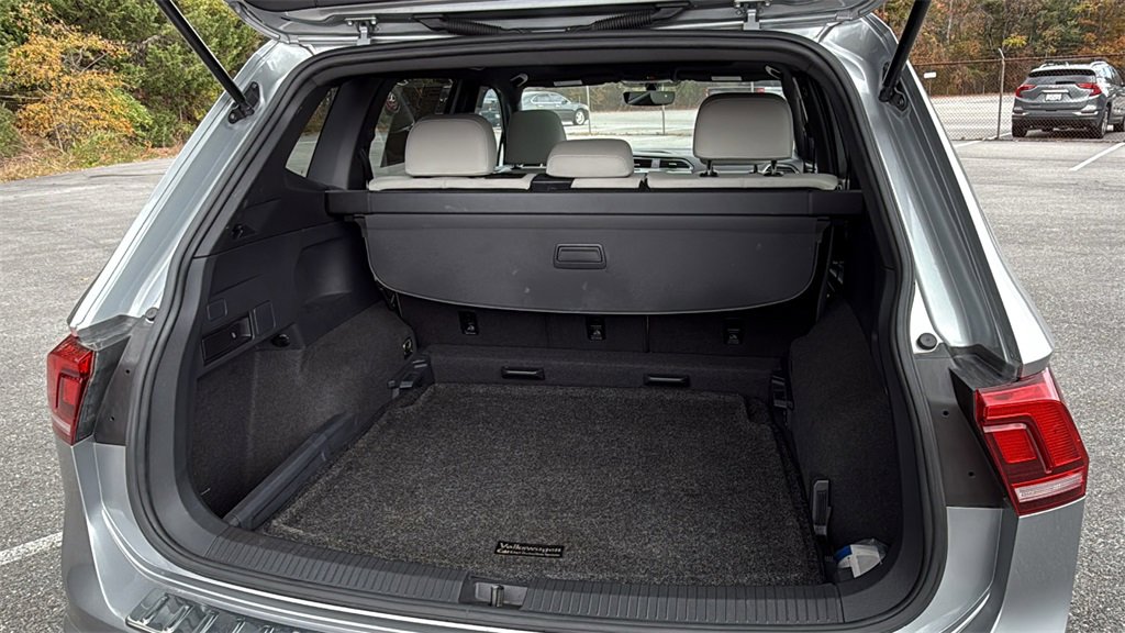 Used 2021 Volkswagen Tiguan SE R-Line image 16