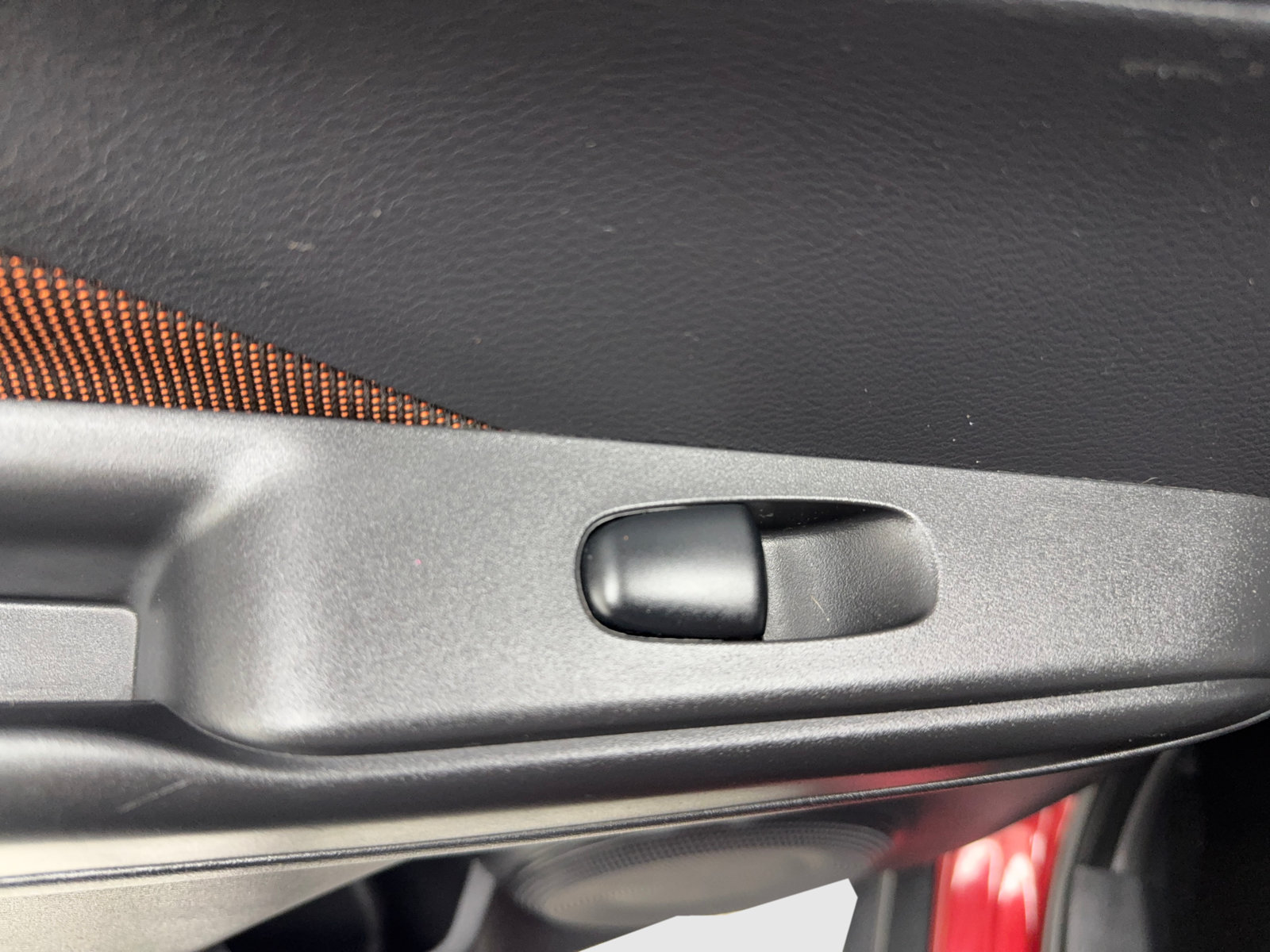 Used 2019 Nissan Kicks SR w/ Exterior Package FWD image 40