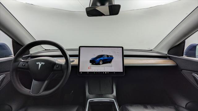 Used 2022 Tesla Model Y Long Range image 23