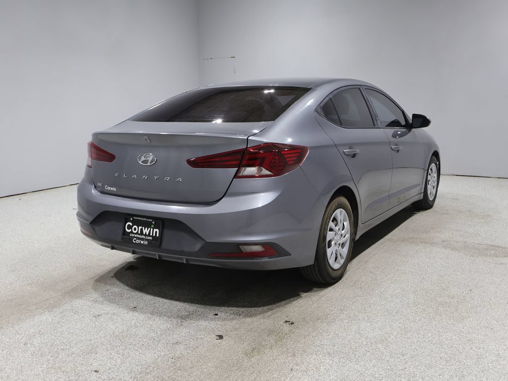Used 2019 Hyundai Elantra SE FWD image 2