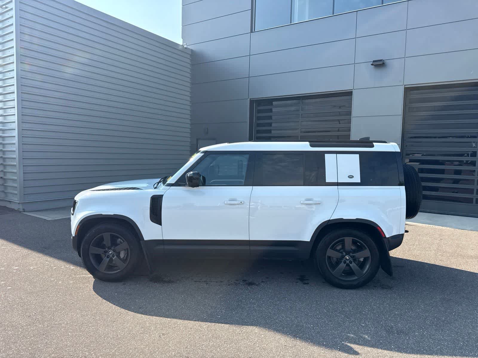 Used 2023 Land Rover Defender 110 SE AWD/4WD video 2