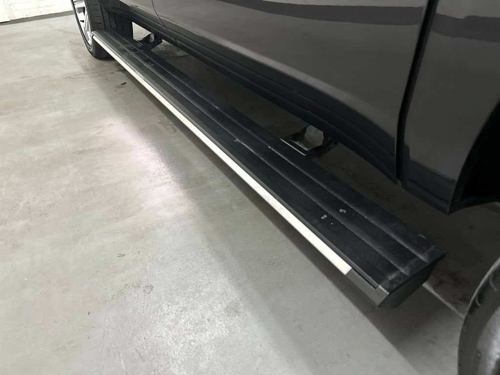 Used 2018 Cadillac Escalade ESV Premium Luxury RWD image 21