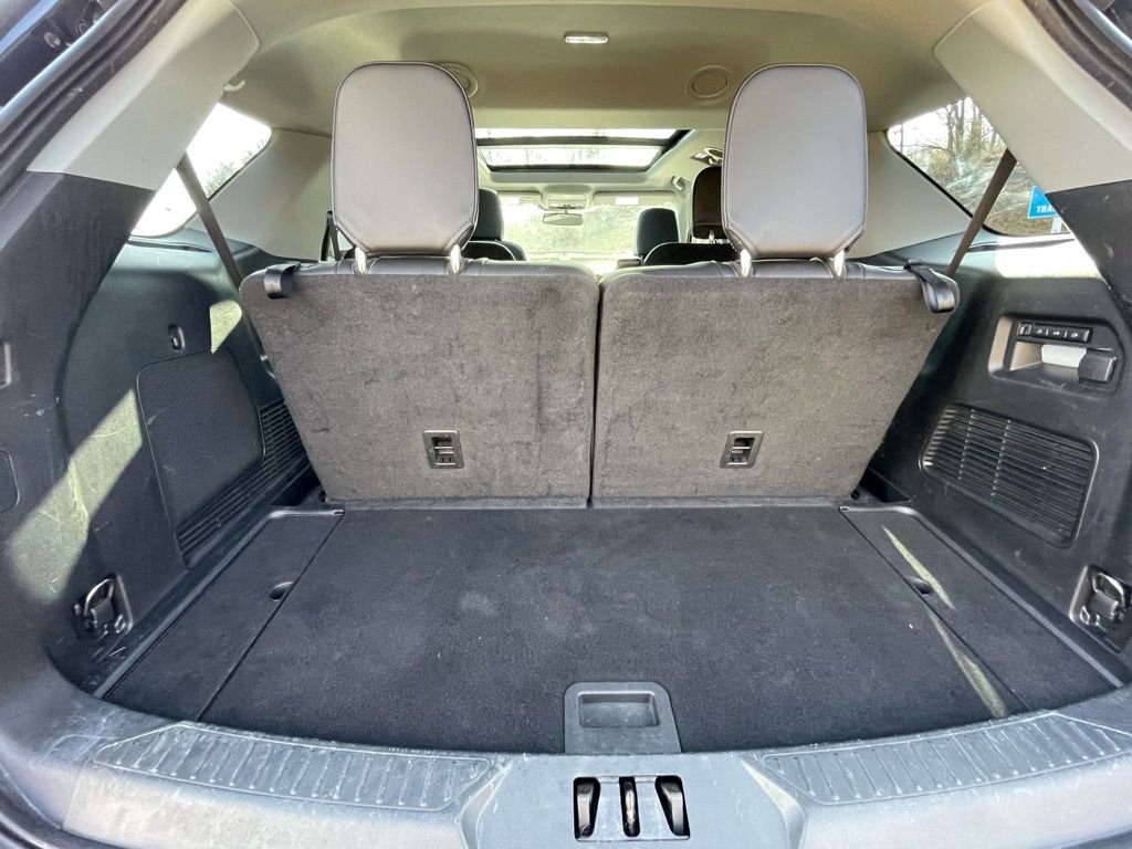 Used 2022 Ford Explorer Limited w/ Equipment Group 301A image 17