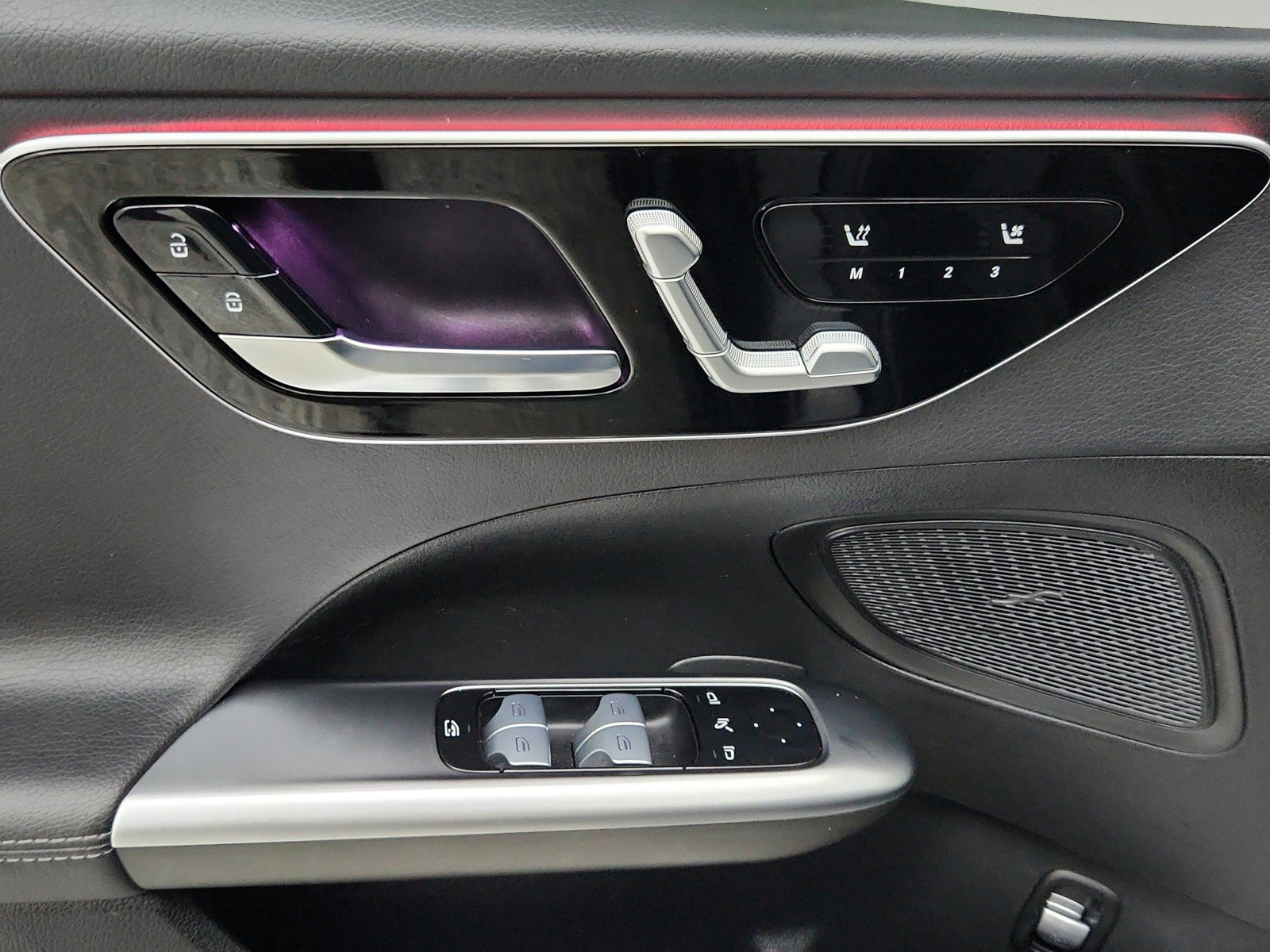 Used 2025 Mercedes-Benz C 300 Sedan image 29