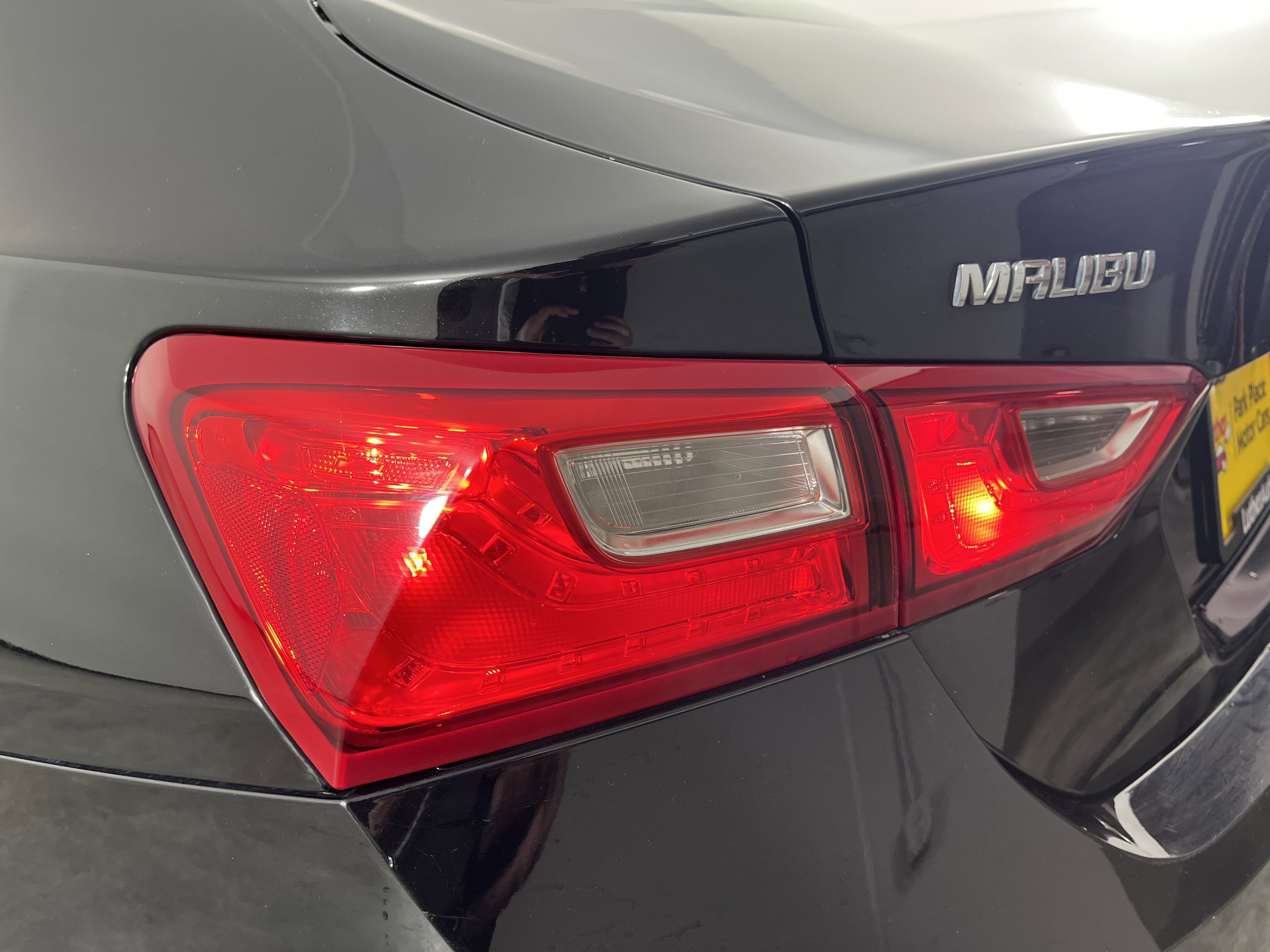 Used 2017 Chevrolet Malibu LT FWD image 26