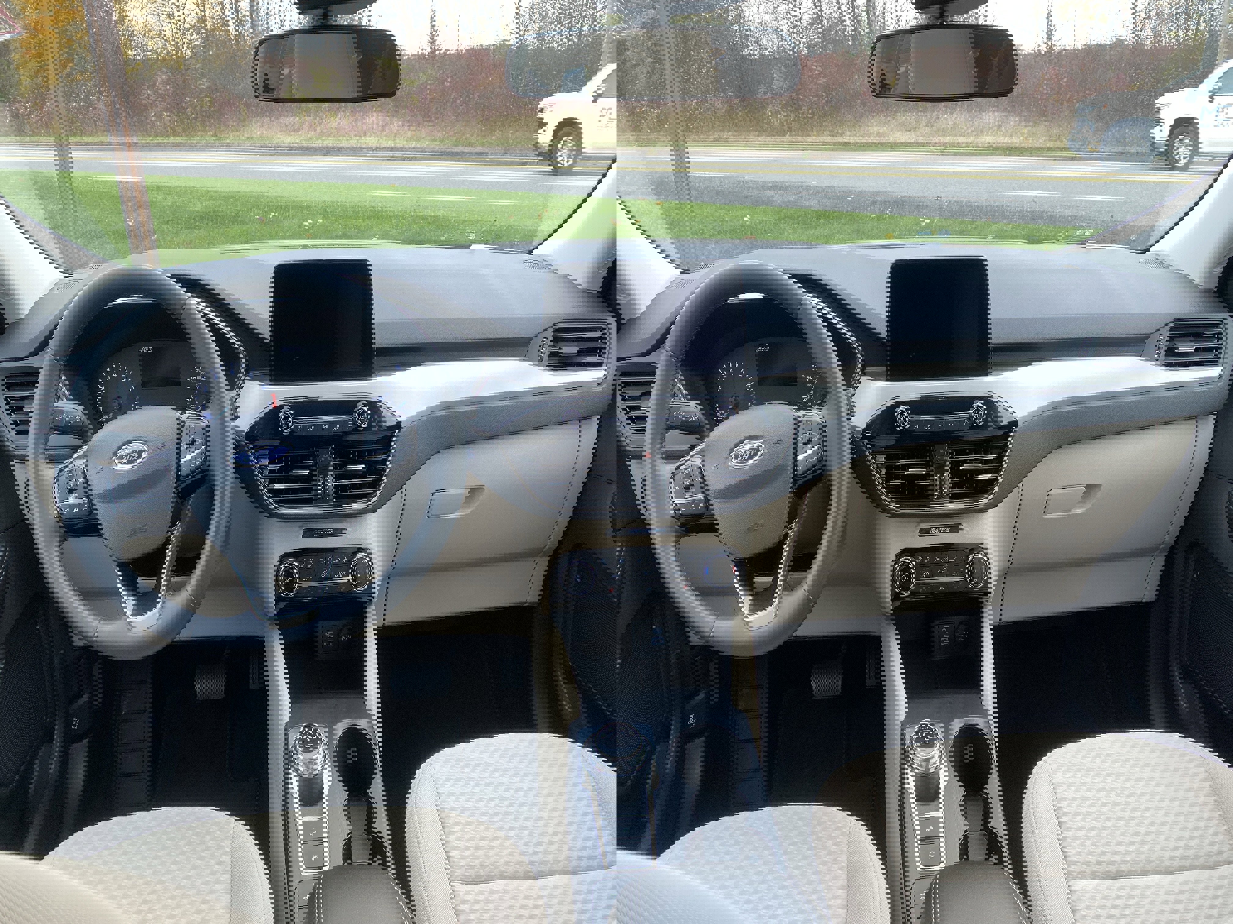 Used 2022 Ford Escape SE w/ Cold Weather Package image 11