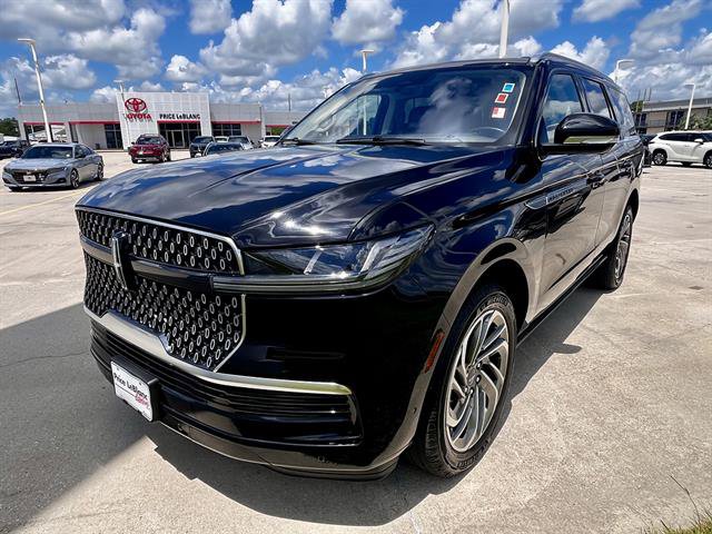 Used 2025 Lincoln Navigator Reserve AWD/4WD image 7