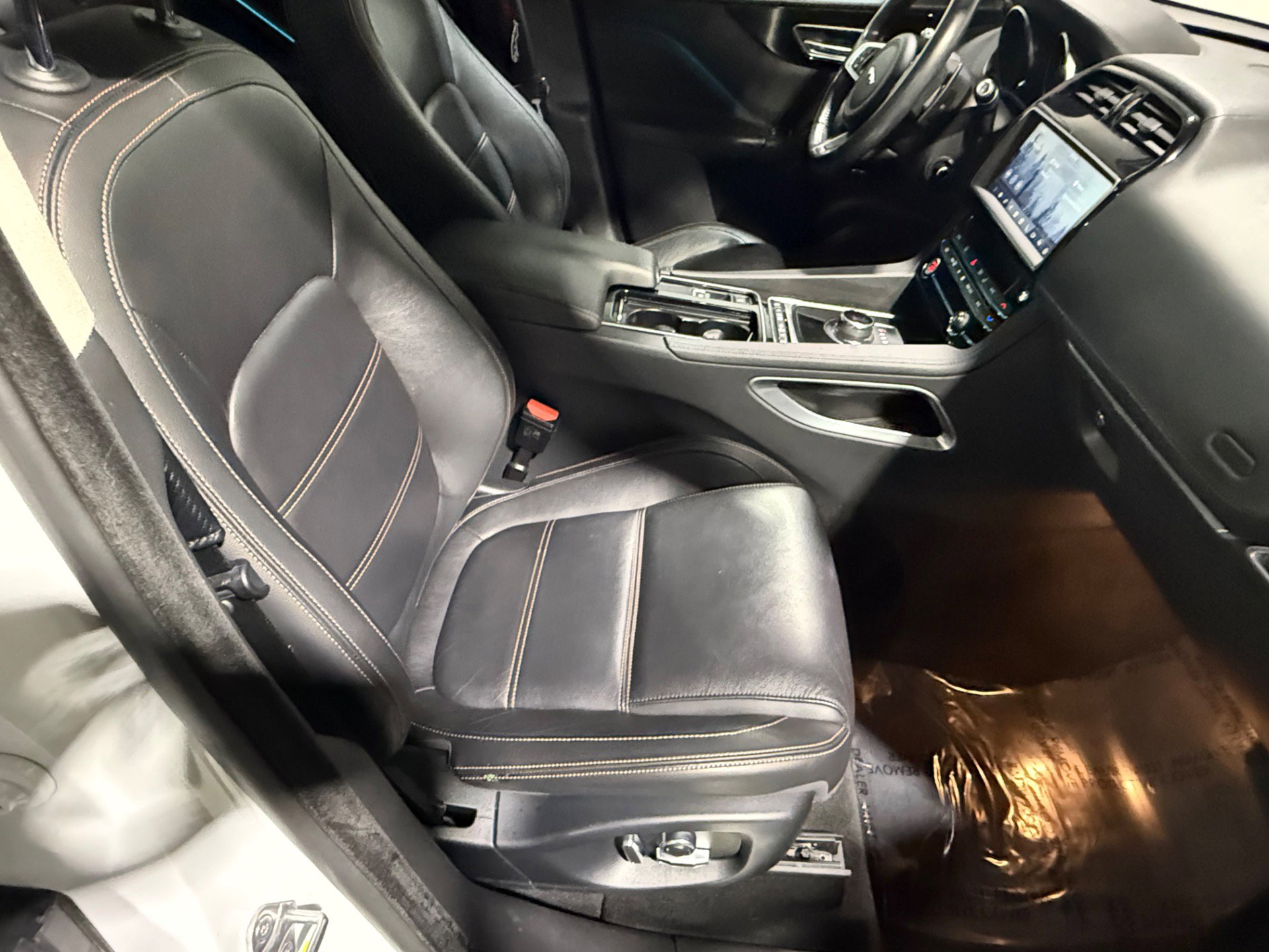 Used 2019 Jaguar F-PACE Prestige image 38