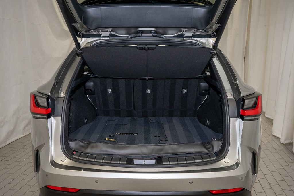 Used 2024 Lexus NX 250 FWD w/ Cold Area Package image 5