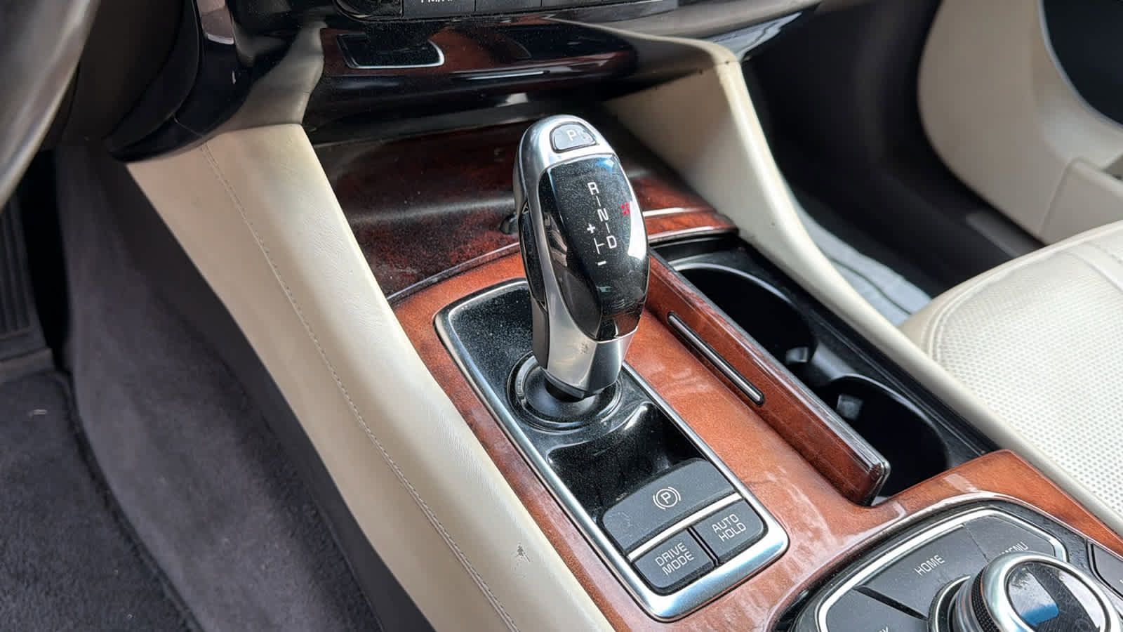 Used 2016 Kia K900 Luxury image 12