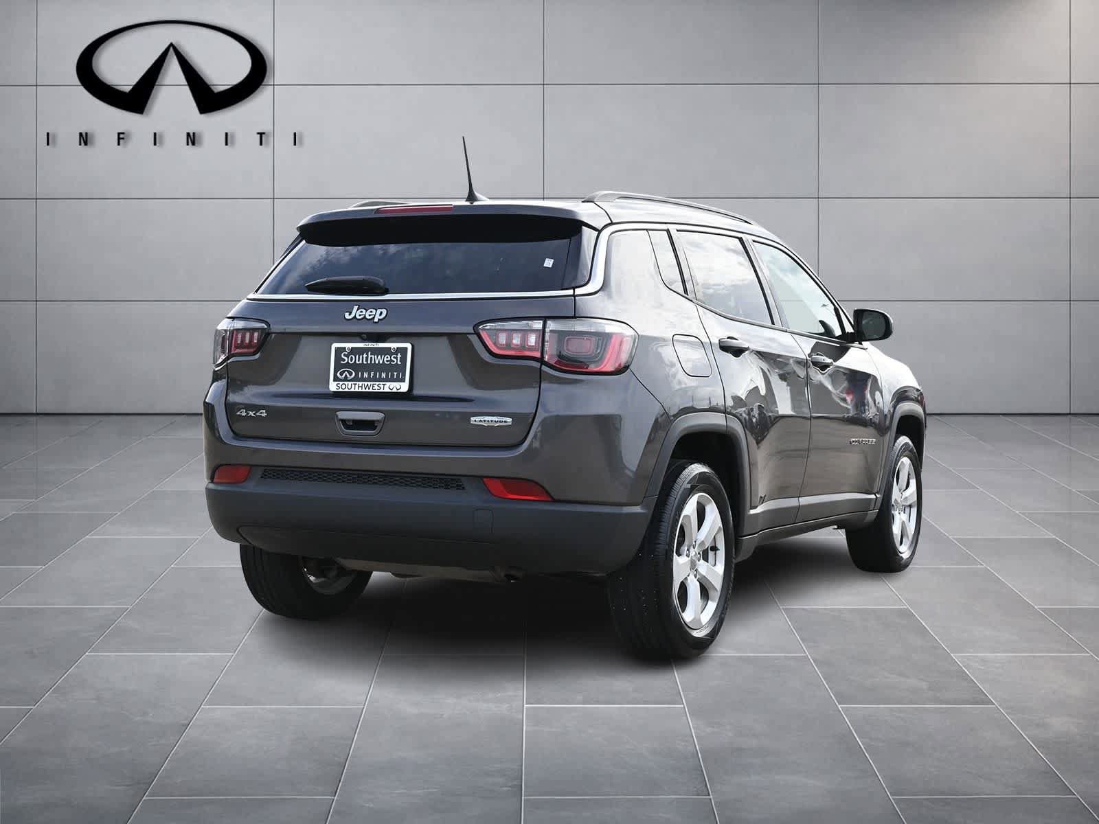 Used 2019 Jeep Compass Latitude w/ Popular Equipment Group AWD/4WD image 5