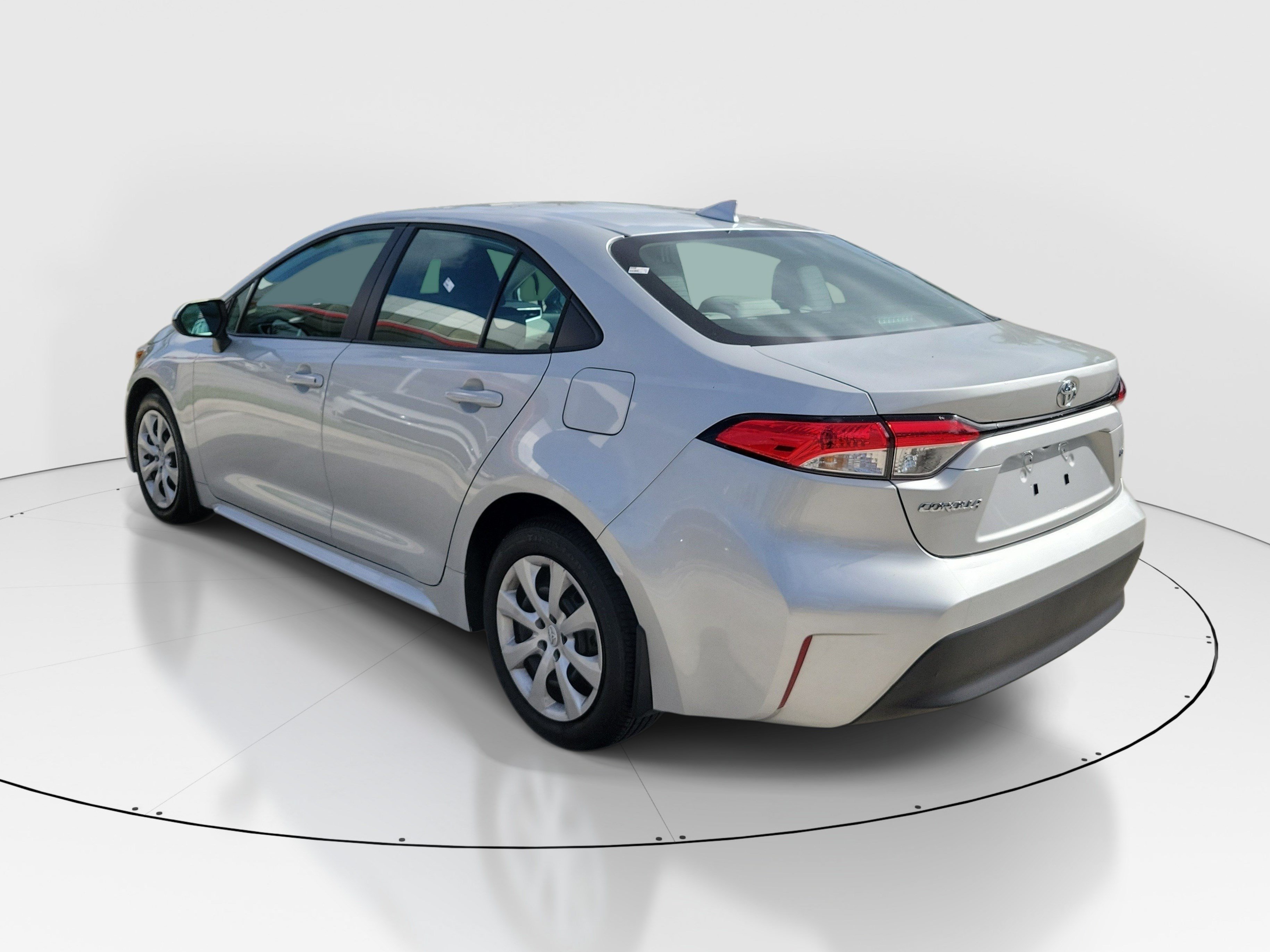 Used 2026 Toyota Corolla LE FWD image 5
