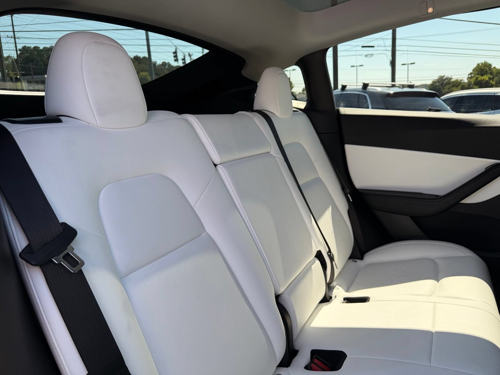 Used 2021 Tesla Model Y Long Range AWD/4WD image 29