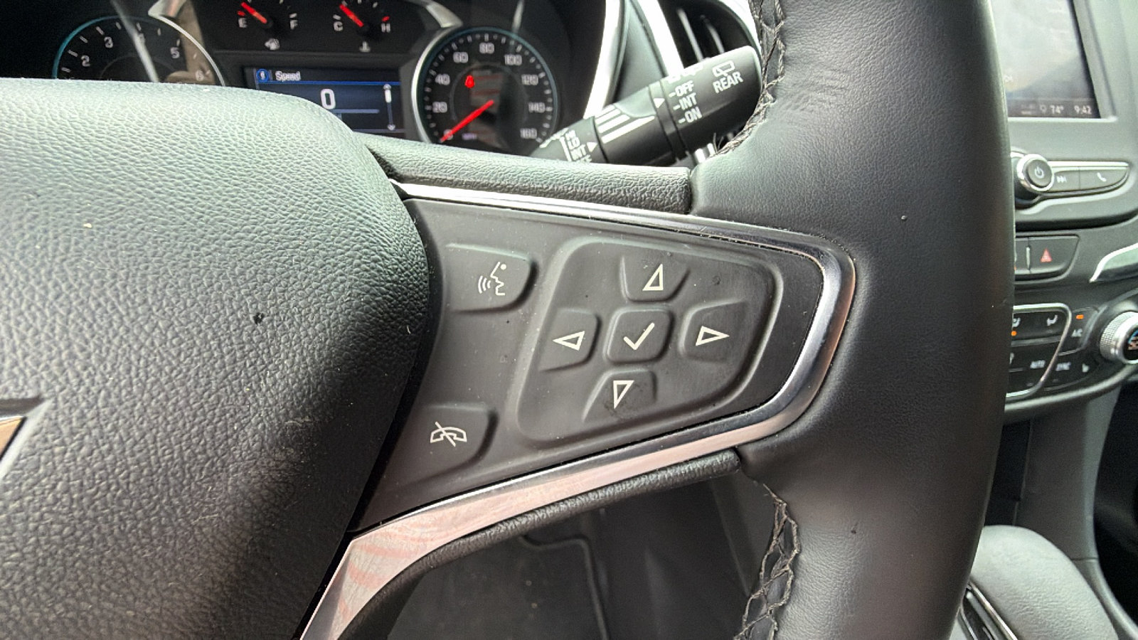 Used 2024 Chevrolet Equinox LT AWD/4WD image 28
