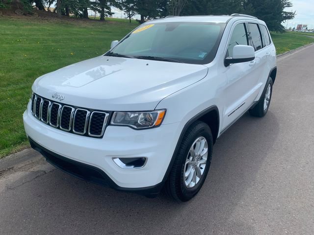 Used 2021 Jeep Grand Cherokee Laredo image 1