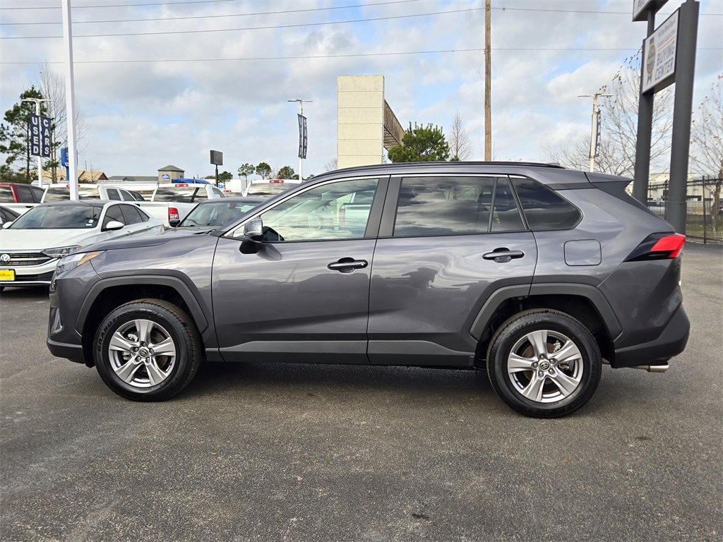 Used 2025 Toyota RAV4 XLE w/ Convenience Package image 7