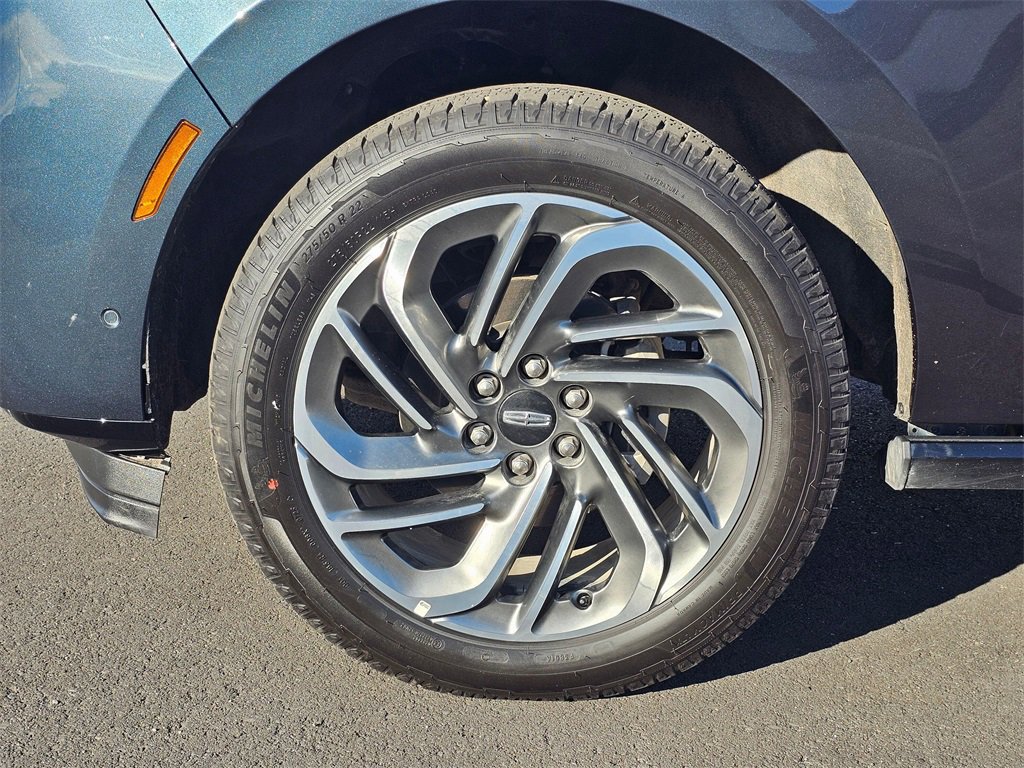 Used 2025 Lincoln Navigator L Reserve image 8