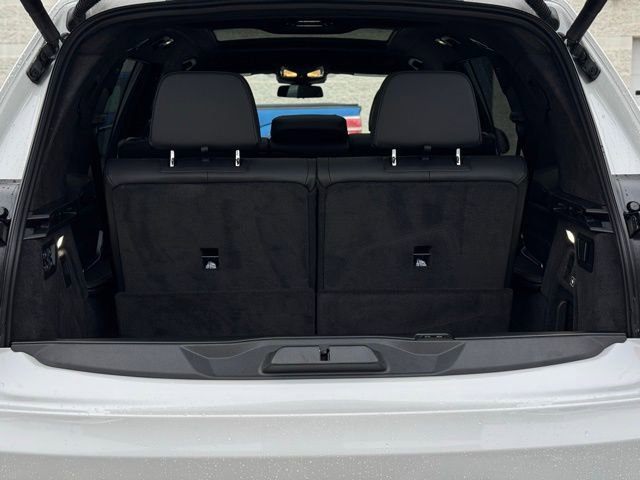 Used 2026 BMW X7 xDrive40i w/ M Sport Package image 11