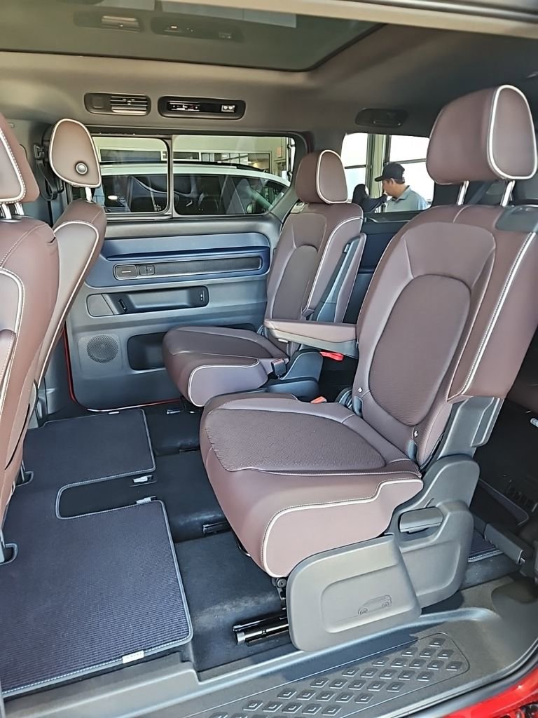 Used 2025 Volkswagen ID. Buzz Pro S Plus image 21