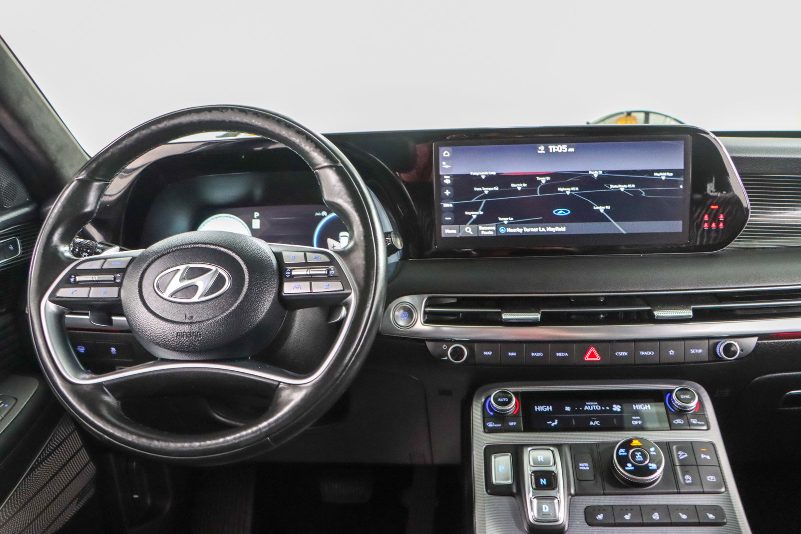 Used 2023 Hyundai Palisade Calligraphy image 17