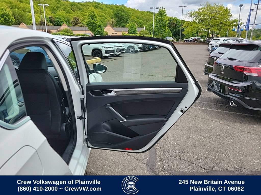 Used 2018 Volkswagen Passat 2.0T SE FWD image 45