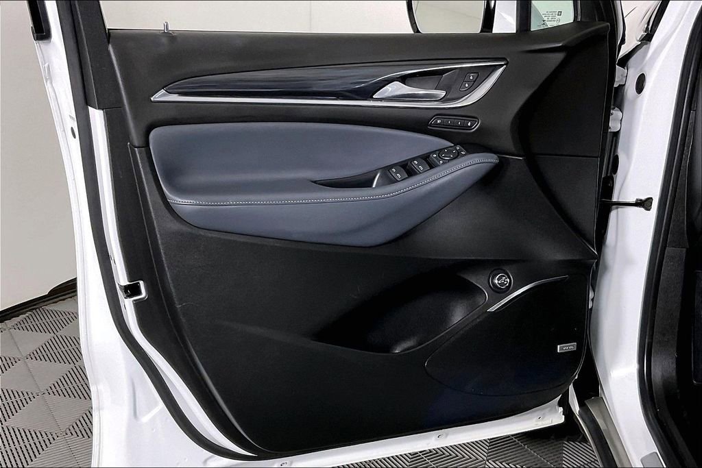 Used 2022 Buick Enclave Premium image 24