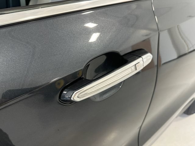 Used 2021 Cadillac XT4 Premium Luxury w/ Sun And Sound Package AWD/4WD image 8