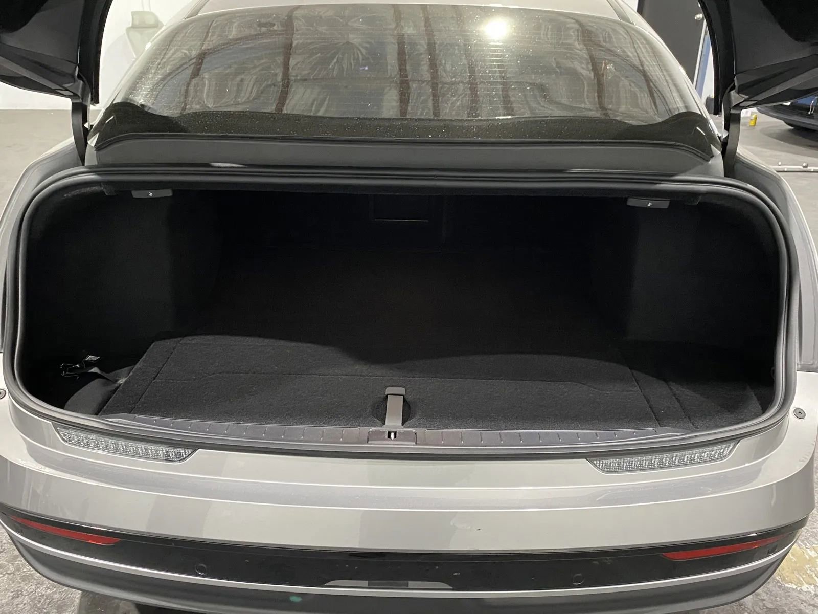 Used 2024 Lucid Air Pure image 8