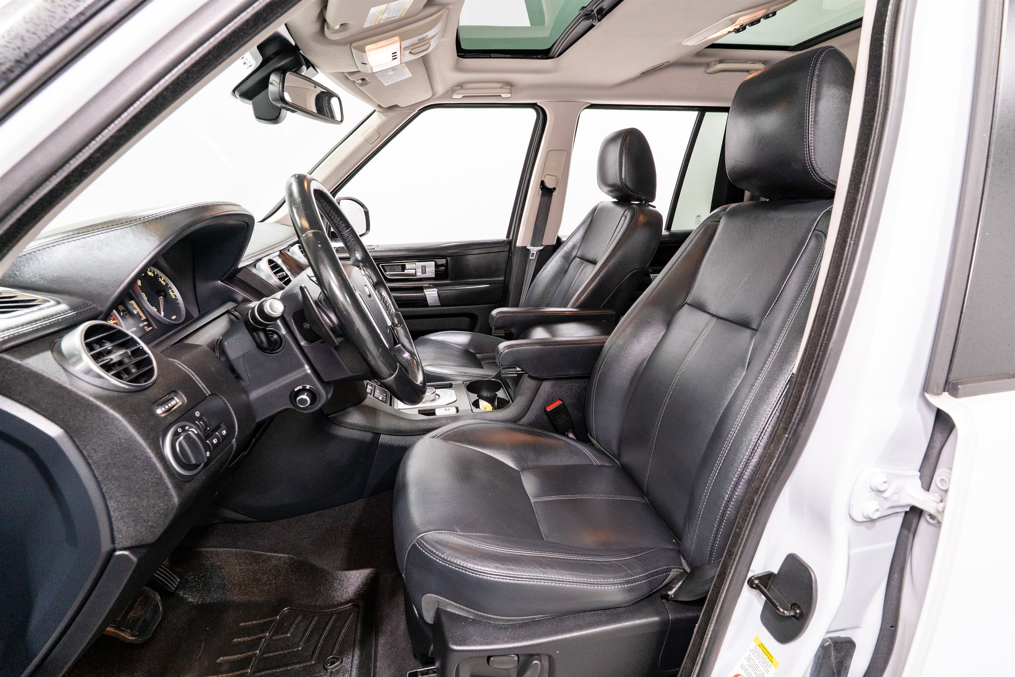 Used 2016 Land Rover LR4 HSE LUX image 17