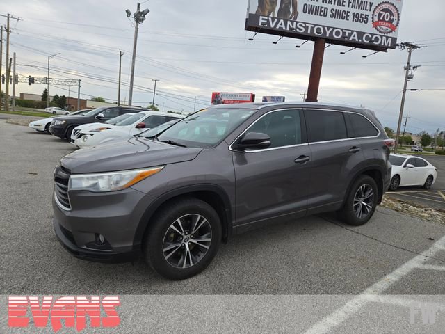 Used 2016 Toyota Highlander XLE AWD/4WD image 4