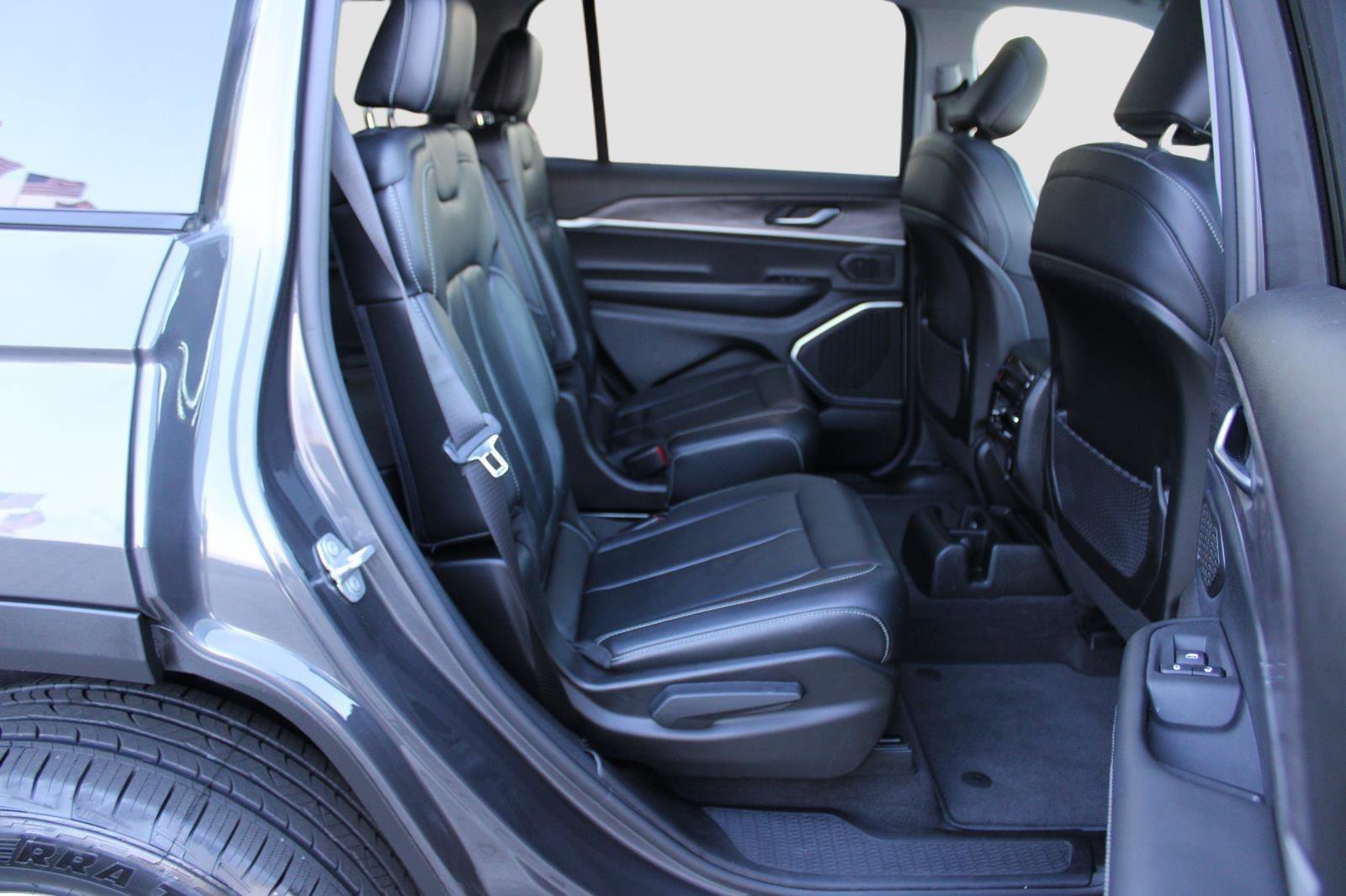 Used 2021 Jeep Grand Cherokee L Limited image 34