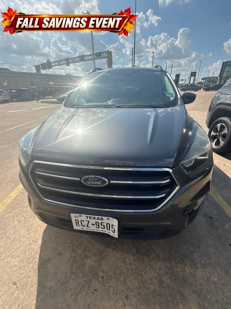 Used 2019 Ford Escape SE FWD image 2