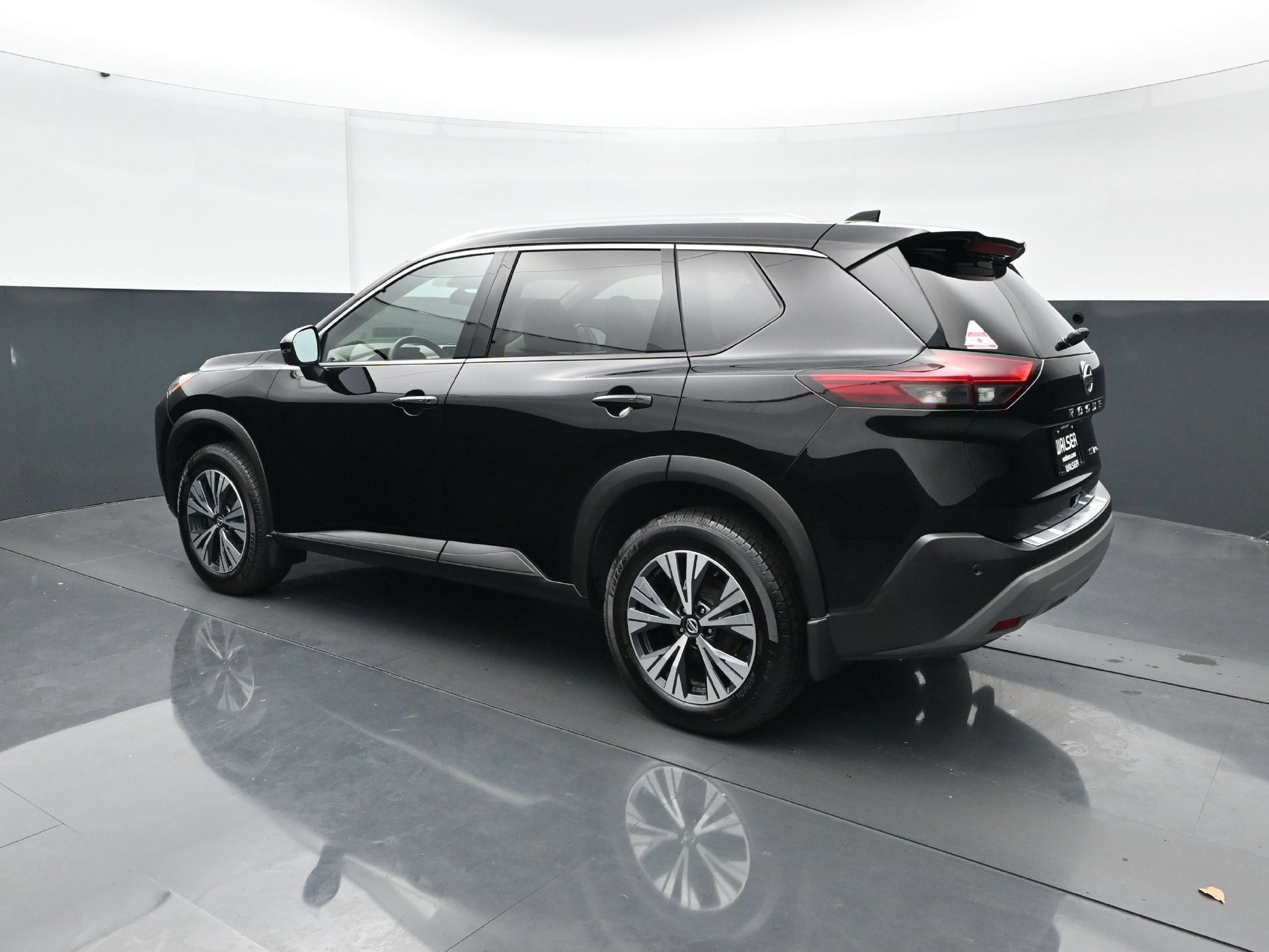 Used 2021 Nissan Rogue SV AWD/4WD image 4