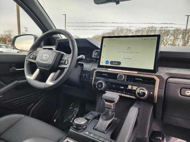 Used 2025 Toyota Tacoma Limited image 13