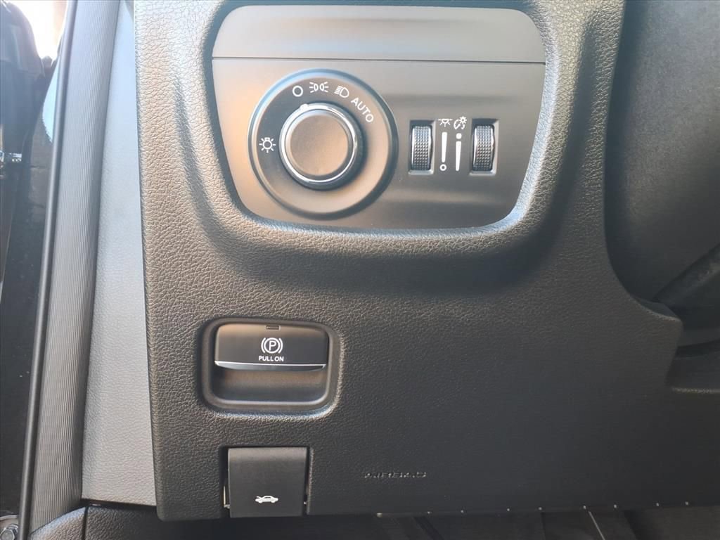 Used 2024 Jeep Grand Cherokee L Altitude image 7