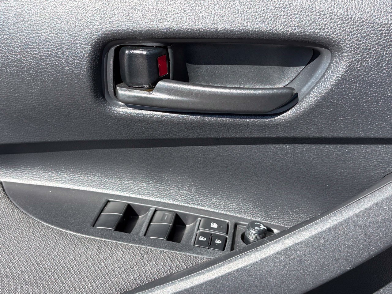 Used 2024 Toyota Corolla LE FWD image 22