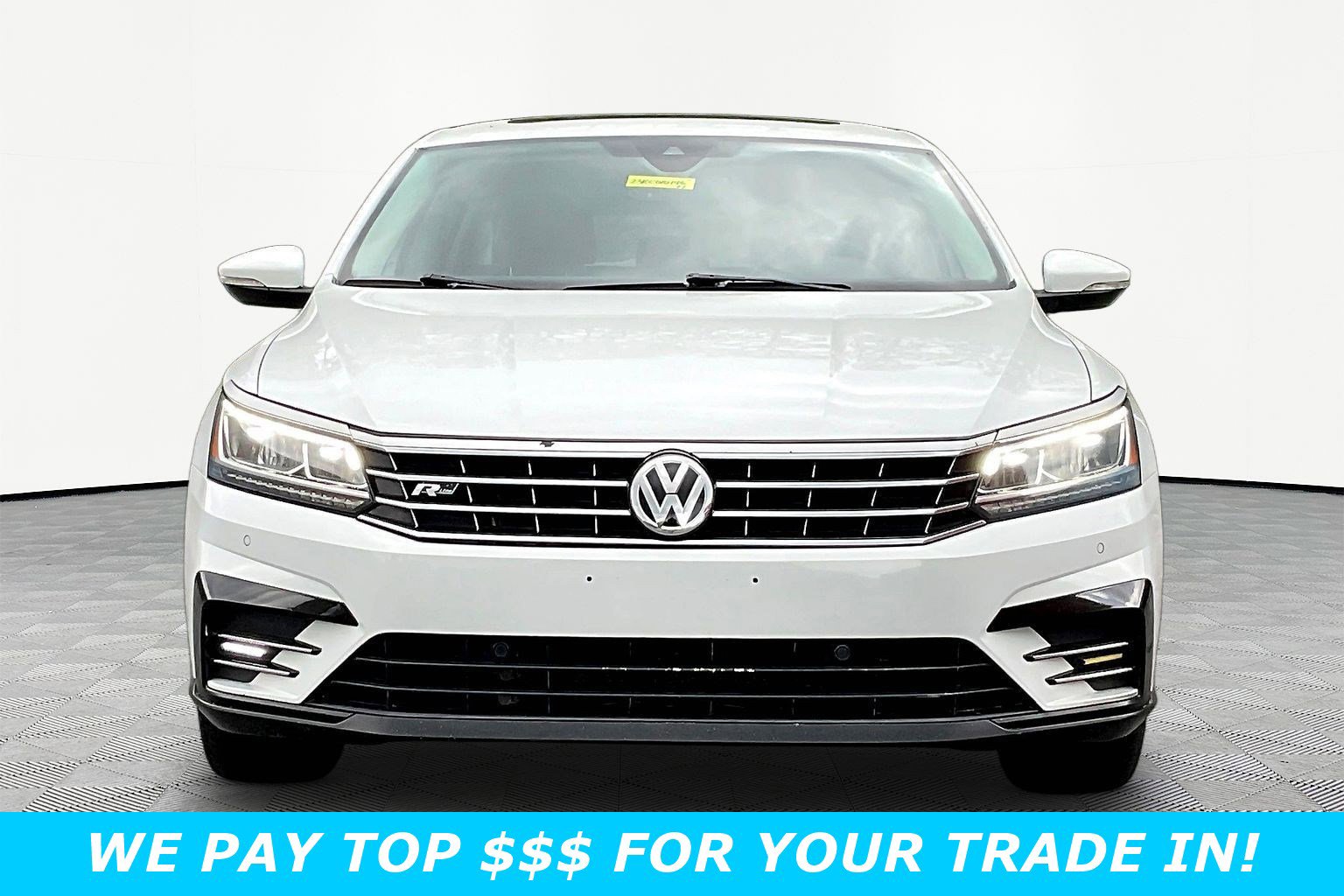 Used 2019 Volkswagen Passat 2.0T SE R-Line FWD image 2