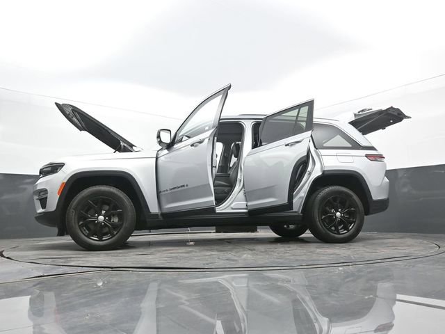 Used 2022 Jeep Grand Cherokee Limited image 67