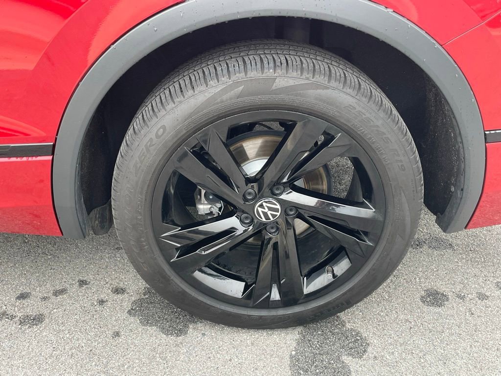 Used 2024 Volkswagen Tiguan SE R-Line image 33